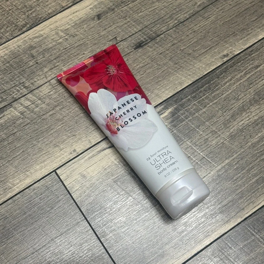 Bath & Body Works Japanese Cherry Blossom Ultra Shea Body Cream 8oz 226g